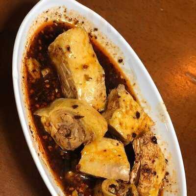 雲南啊老表黑羊湯鍋米線