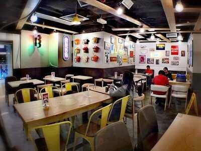 港嘢食堂 (九龍灣)