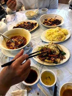 上海一品香菜館 ()