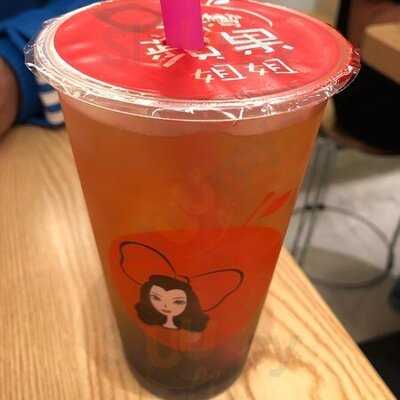 台灣蘋果姐姐牛肉面滷肉飯