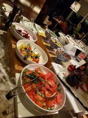 Pool Bar (香港沙田萬怡酒店)