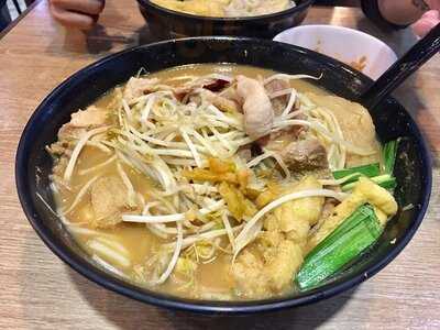 譚仔雲南米線 (謝斐道)