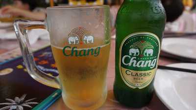 Tom bar & grill - Sai Sha Road