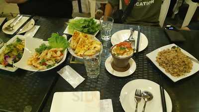 Tom bar & grill - Sai Sha Road