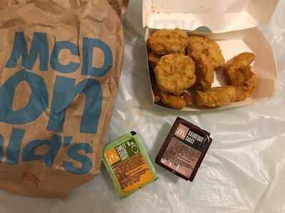 麥當勞 (蝶新樓)