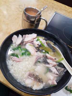 至尊雲吞面雞煲