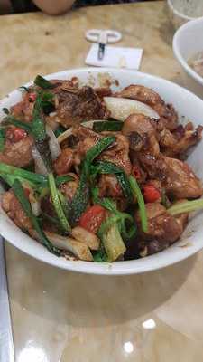 至尊雲吞面雞煲