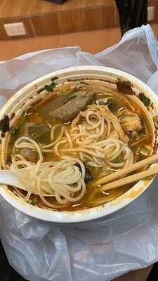 一線軒雲南桂林過橋米線 (嘉榮大廈)