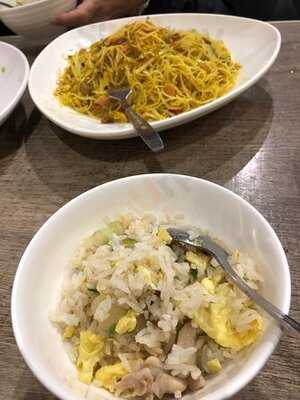 澳門三盞燈食坊 (天水圍)