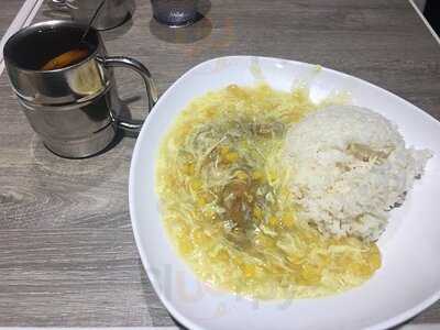 澳門三盞燈食坊 (天水圍)