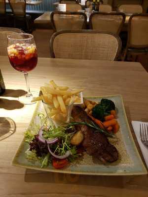 咪走雞正宗葡國餐廳