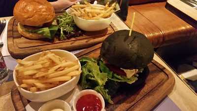 Agnès B. Le Pain Grille