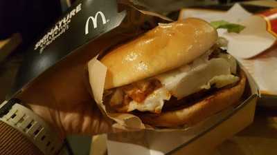 麦当劳 (金马伦道)