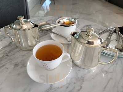 咖啡閣 (九龍海逸君卓酒店)