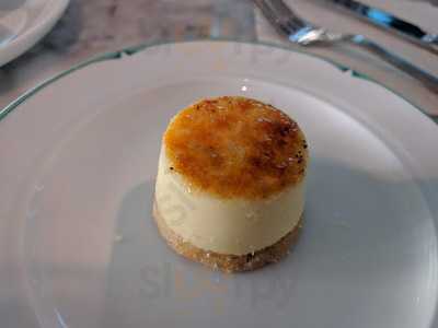 咖啡閣 (九龍海逸君卓酒店)