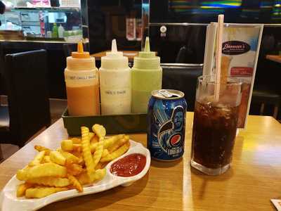 Ebeneezer's Kebabs And Pizzzeria