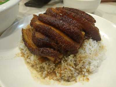 盈彩海鮮火鍋酒家