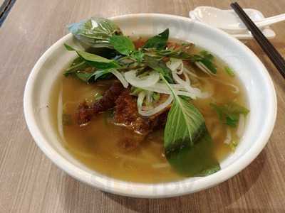 越栈越式汤粉专门店 (荷里活广场)