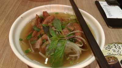 越栈越式汤粉专门店 (荷里活广场)