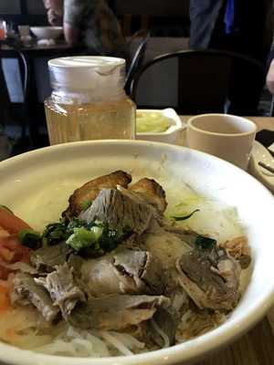 越棧越式湯粉專門店 (赤臘角)