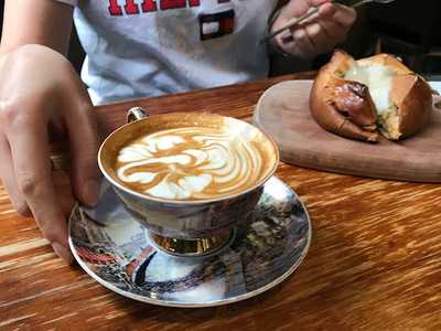 Dear Coffee & Bakery