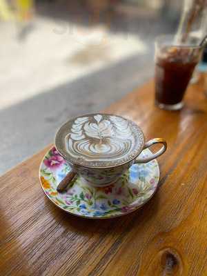 Dear Coffee & Bakery