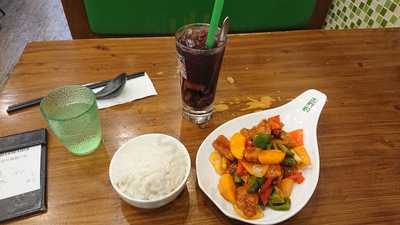 香港站餐廳小廚