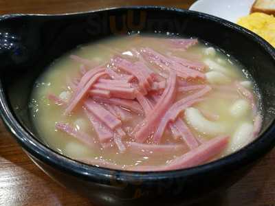 香港站餐廳小廚