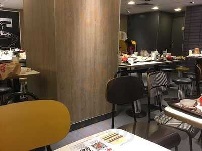 麦当劳 (皇后大道中)