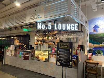 No. 5 Lounge
