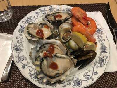 The Luxe Seafood Bar & Resto