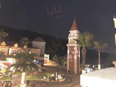 Gilmore's By The Golden Pig