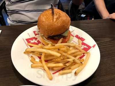 Gilmore's By The Golden Pig