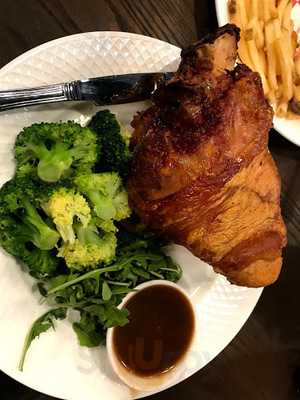 Gilmore's By The Golden Pig