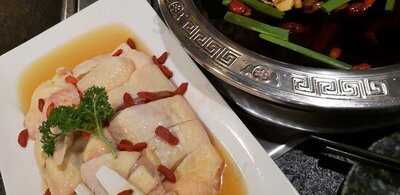 友酒棧台式火鍋專門店