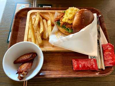 Oliver’s Super Sandwiches