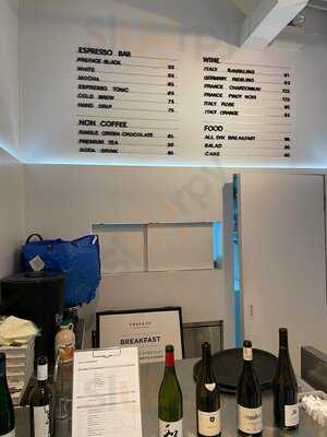 Preface Coffee & Wine (central)