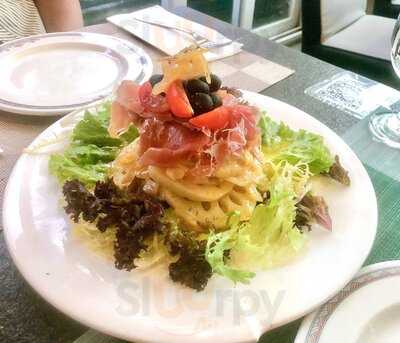 荷華庭園景餐廳