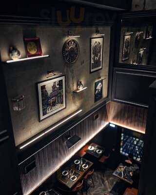 69 On Jervois Bar & Grill