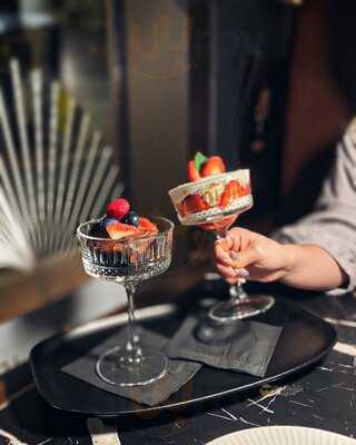 69 On Jervois Bar & Grill