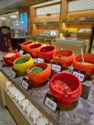 牛站(駅)麻辣火鍋放題