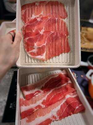 牛站(駅)麻辣火鍋放題