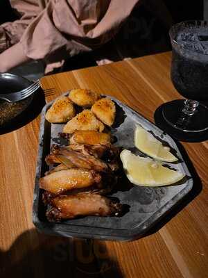 Hans Bar And Restaurant