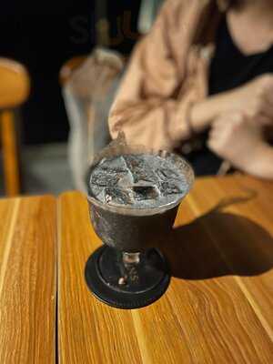 Hans Bar And Restaurant