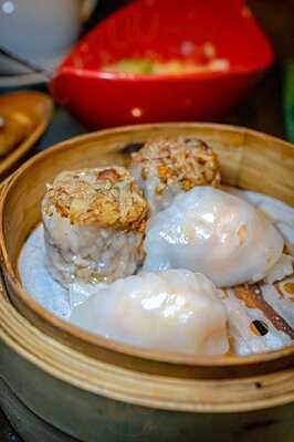 龍門客棧 (麗豪酒店)