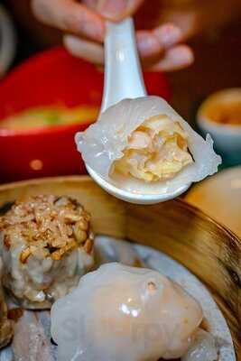 龍門客棧 (麗豪酒店)