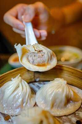 龍門客棧 (麗豪酒店)