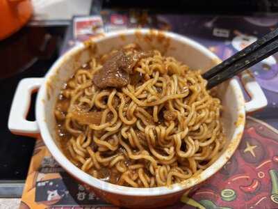 牛站(駅)麻辣火鍋放題