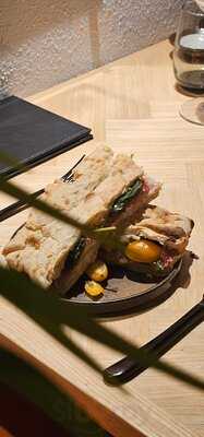 Quei Bastardi Trattoria & Bar