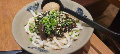 六両三 (鉅利大廈)